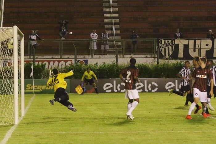 Há 10 anos, Tupi eliminou Athletico-PR da Copa do Brasil 6 tupi by leonardo costa copiar