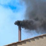 Fumaça preta no Vaticano: Igreja Católica segue sem novo papa no 2º dia de conclave 3 vatican news fumaca preta divulgacao