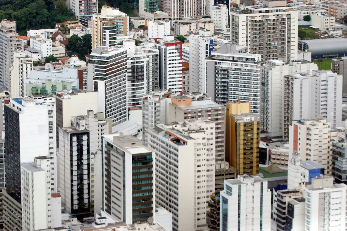 Demolição de casarões históricos para verticalização afeta patrimônio cultural e memória de cidades 9 casarões históricos