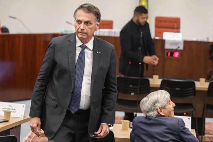 Bolsonaro admite ter mostrado minuta a Freire Gomes, mas nega ter tentado golpe 1 bolsonaro réu
