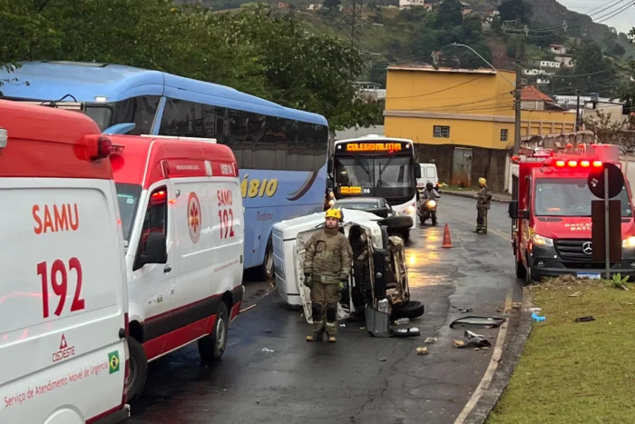 Homem fica gravemente ferido em acidente de trânsito na Zona Norte de Juiz de Fora 2 Copia de Design sem nome 4