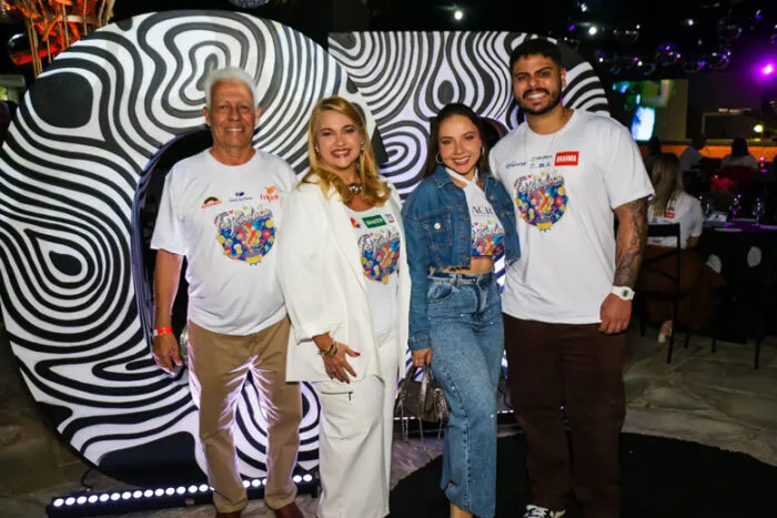 Dirceu e Alessandra Sampaio Souza Maria Antonia Sampaio e Vinicius Ferreira FOTO GUILHERME OVIDIO