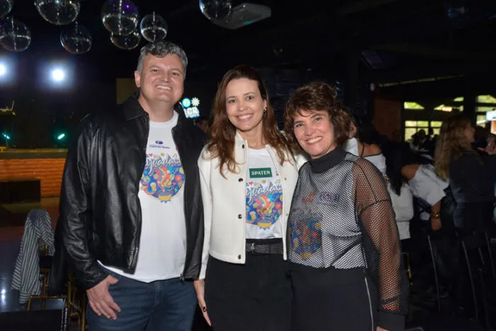 Raphael e Nathalia Fraga com Isabel Pequeno FOTO WOLMER MONTEIRO 1
