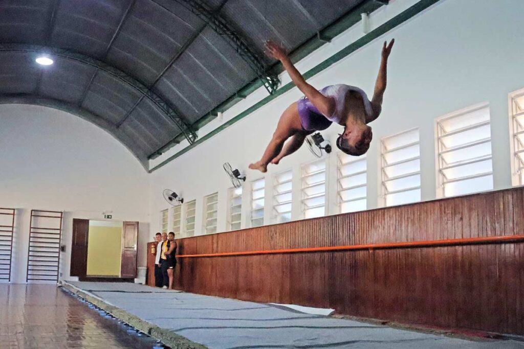 Ginástica de trampolim revela talentos e enfrenta desafios em Juiz de Fora 3 TMEC Ginastica