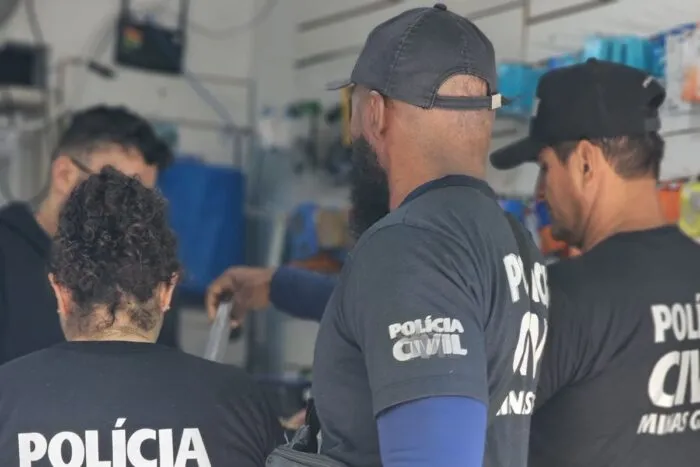 Operação contra furto e receptação de celulares fiscaliza 15 lojas no Centro