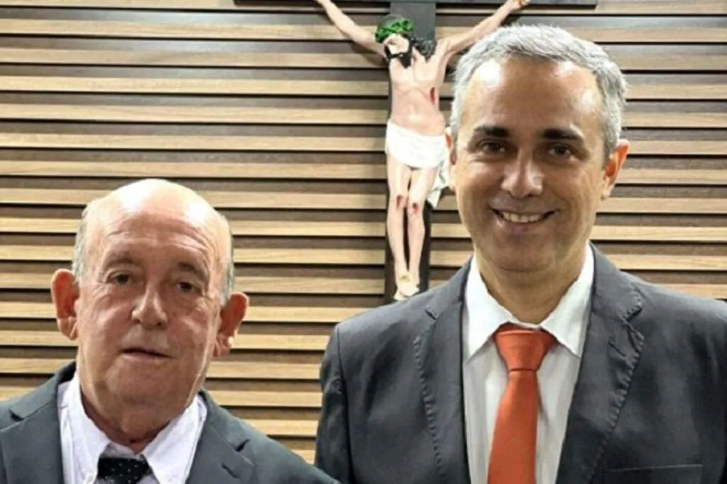 Carlos Magno de Moura e José Oscar Ferraz (Oscarzinho), vice e prefeito de Guiricema, respectivamente (Foto: Reprodução Prefeitura de Guiricema)