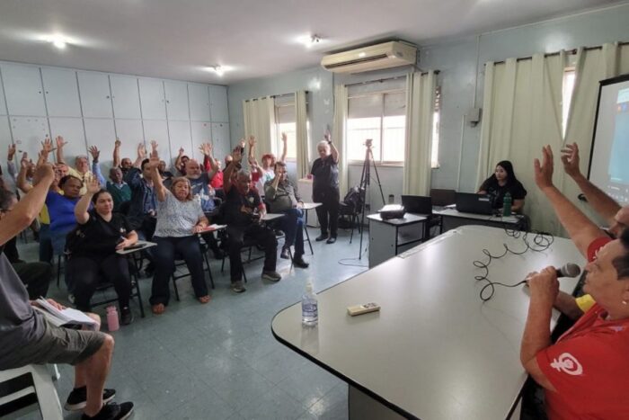 Servidores técnico-administrativos fazem nova paralisação 1 Servidores técnico-administrativos paralisam atividades nesta quinta