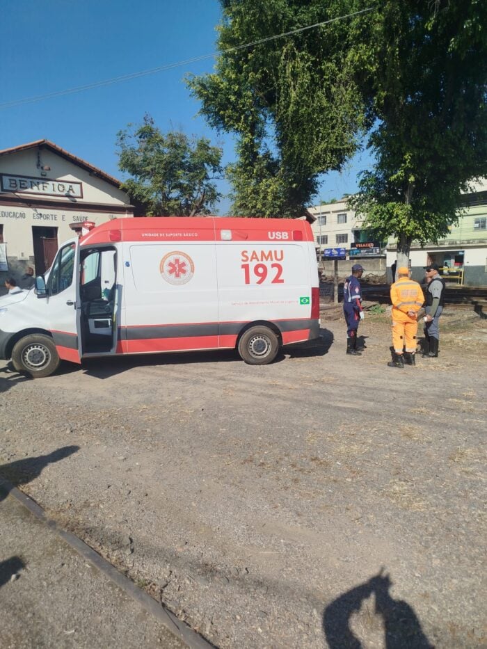 Homem é encontrado inconsciente sobre linha férrea 1 ATROPELAMENTO DE TREM CORPO DE COMBEIROS 1
