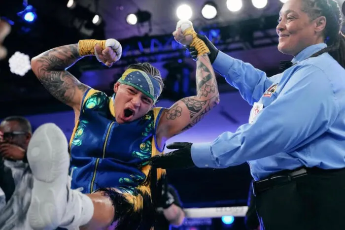 Bia Ferreira faz primeira defesa de cinturão mundial de boxe no Brasil 1 Bia Ferreira