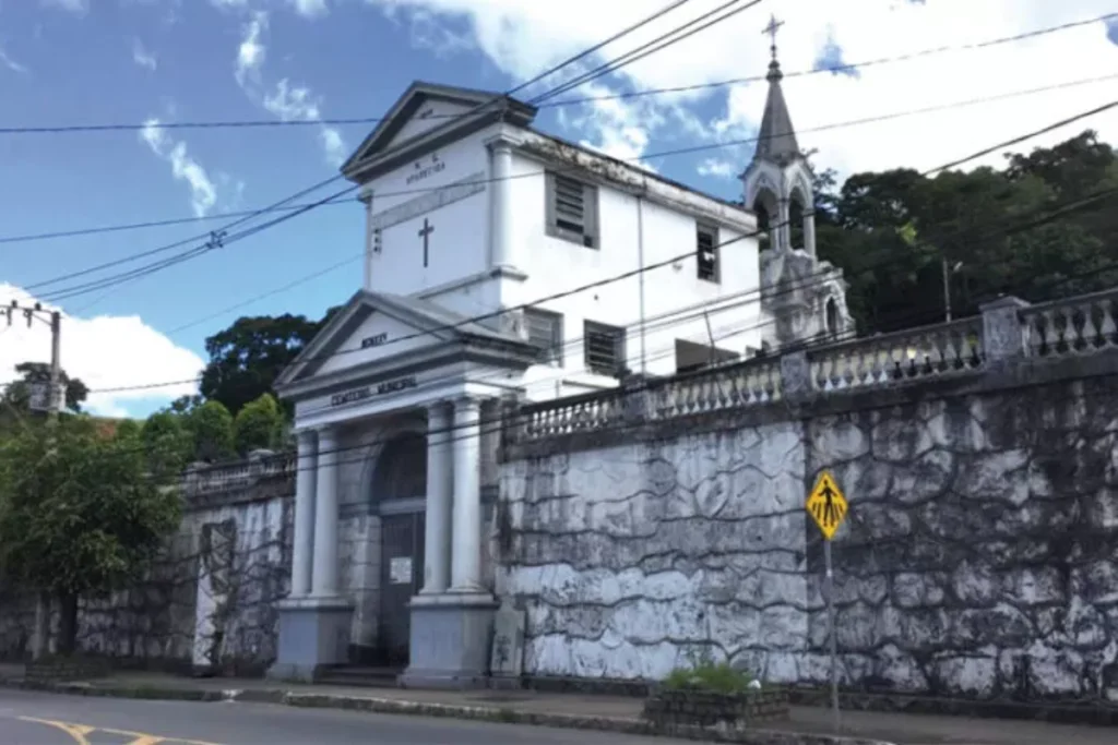 Cemiterio Municipal Fernando Priamo