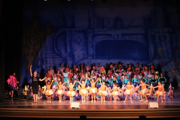 22ª Campanha de Popularização Teatro & Dança de Juiz de Fora começa nesta sexta-feira 2 Encerrando as fotos de um ano lindo. Trabalho intenso cheio de realizacoes. Dancing Disney nos