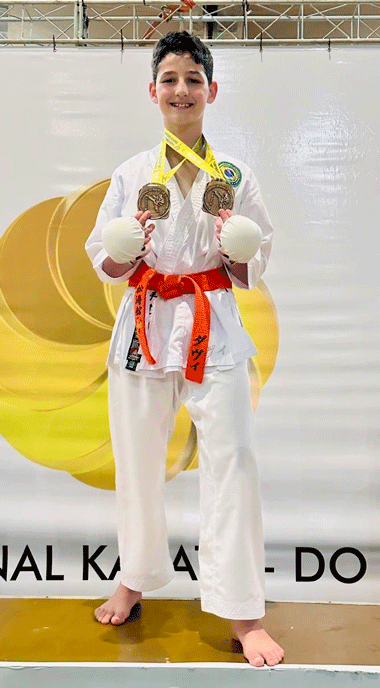 Medalha de ouro em Natal menino JF POR AI 180725 CR 1