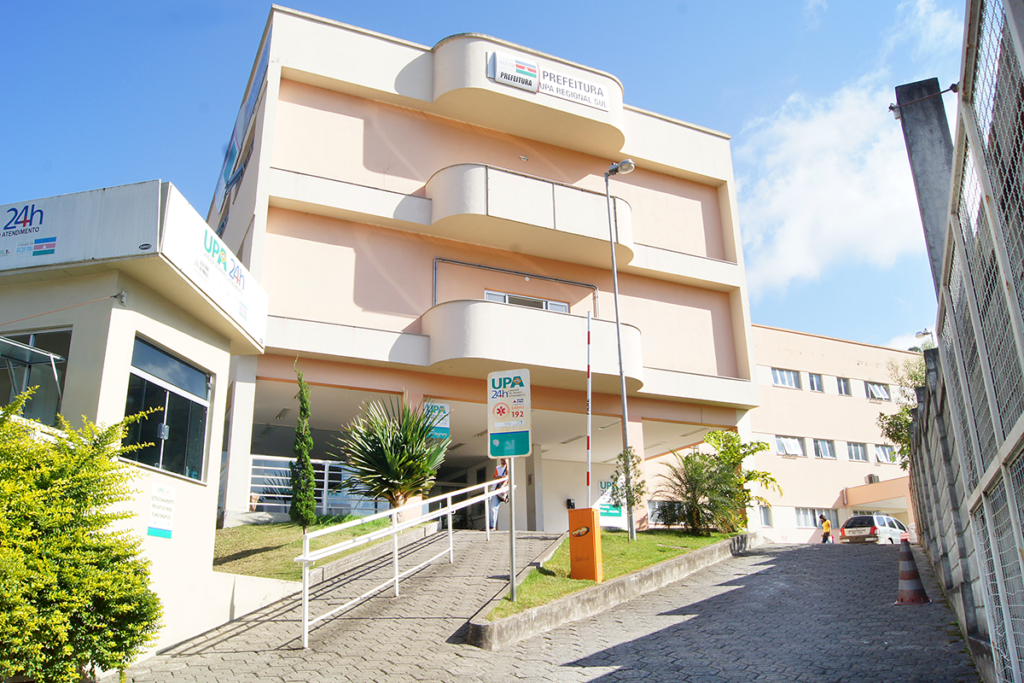 Idoso morre em UPA de Juiz de Fora à espera de vaga em CTI: família denuncia negligência e descumprimento de liminar judicial