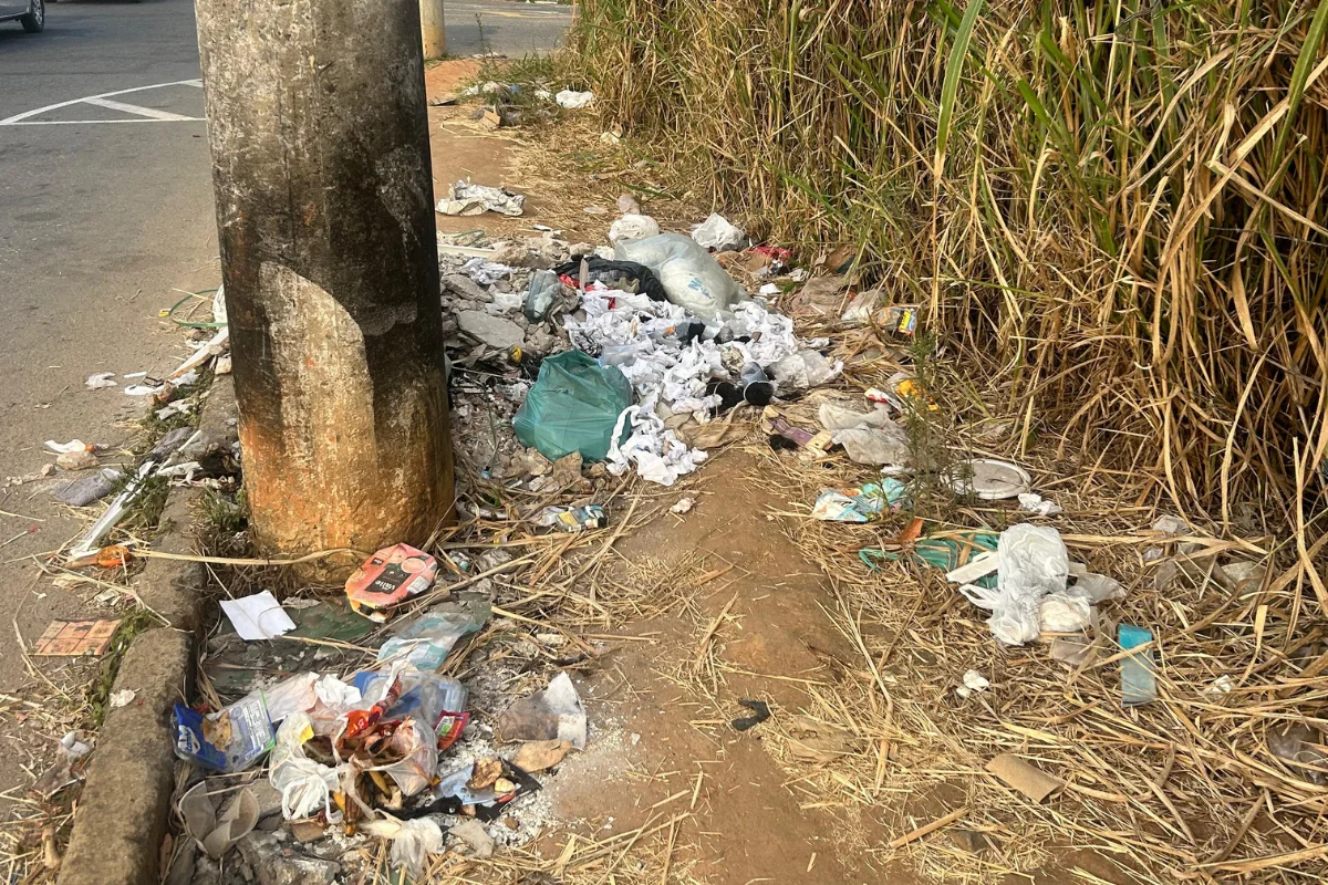 Moradores denunciam abandono e falta de acessibilidade no São Pedro 1 Moradores denunciam abandono e falta de acessibilidade no São Pedro