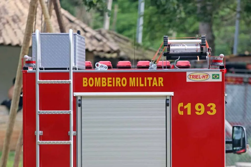Incêndio em residência deixa idoso ferido em Juiz de Fora