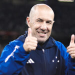 Cruzeiro pode reassumir liderança do Brasileirão após 11 anos com Leonardo Jardim