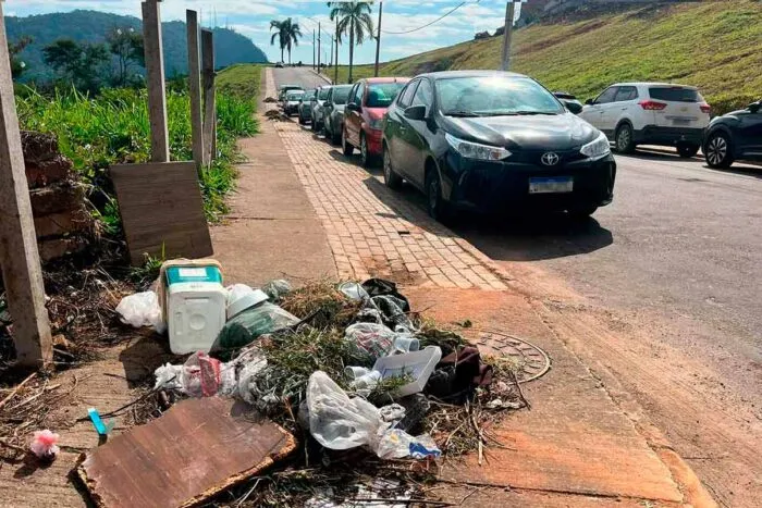 Descarte irregular de lixo em terreno na Zona Sul gera risco ao meio ambiente 1 descarte irregular sul