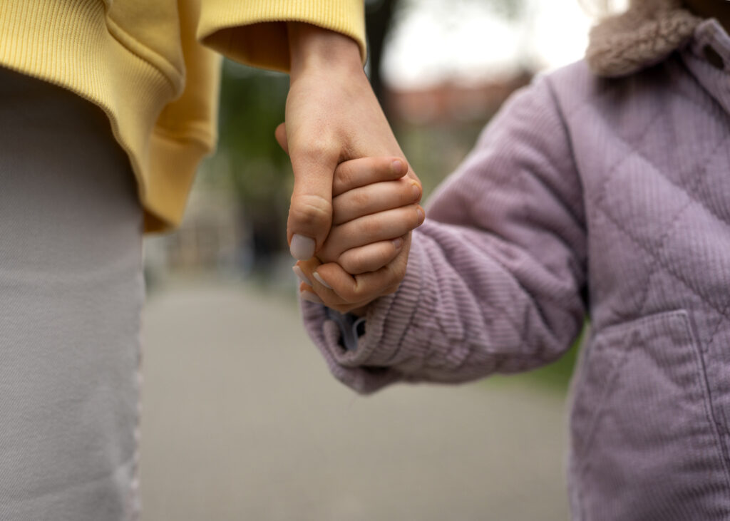 Com quem ficam os filhos menores após o falecimento dos pais? 2 Com quem ficam os filhos menores após o falecimento dos pais?