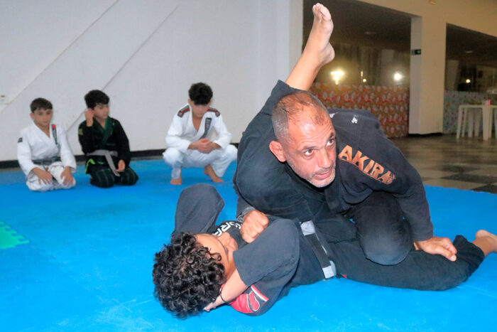 Projeto de jiu-jitsu do Clube Bom Pastor se destaca por resultados de jovens atletas