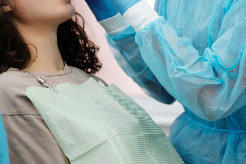 jovem dentista pexels