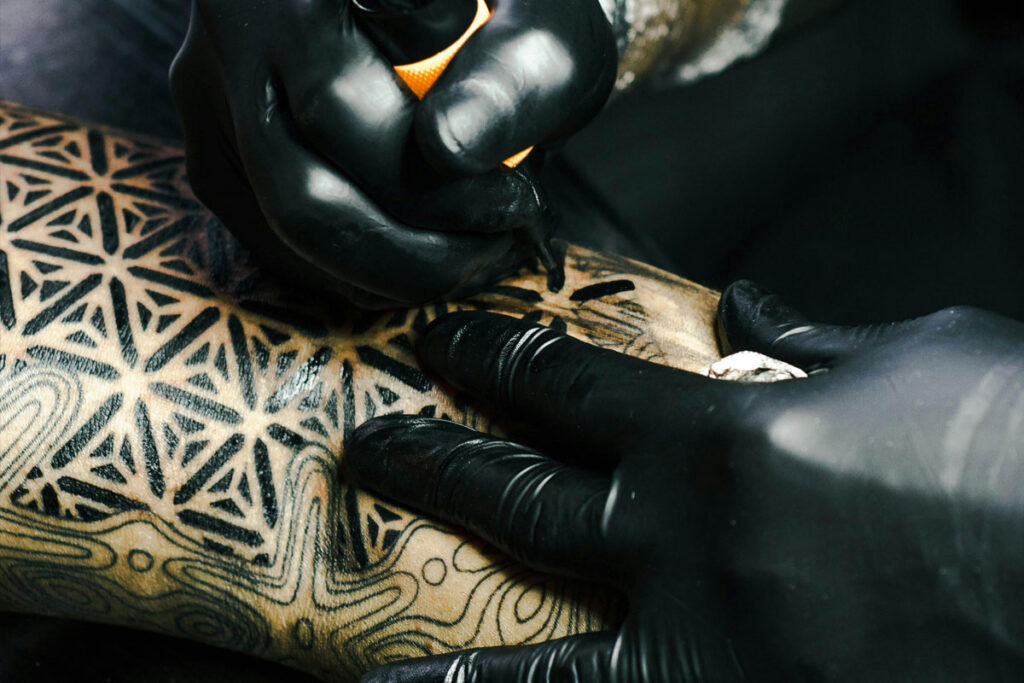 Conselho de Medicina proíbe uso de anestesia para realização de tatuagens 1 tatuagem pexels