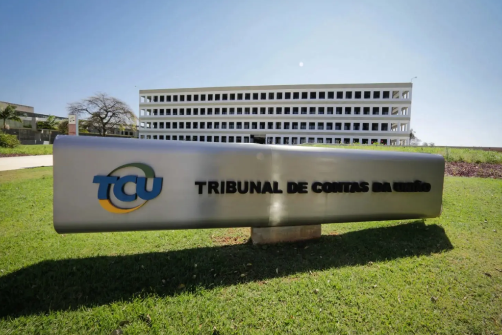 Pessoas mortas receberam R$ 4,4 bilhões em salários e benefícios no país, aponta TCU 1 tcu