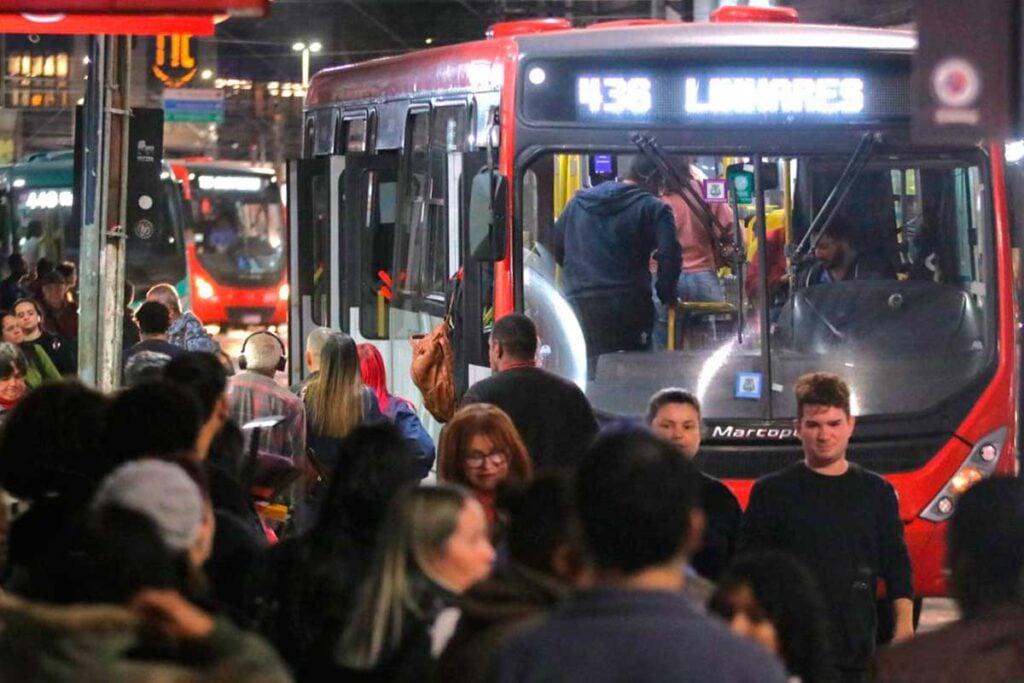 Tarifa zero agrada usuários, mas levanta temor de piora no transporte público em JF
