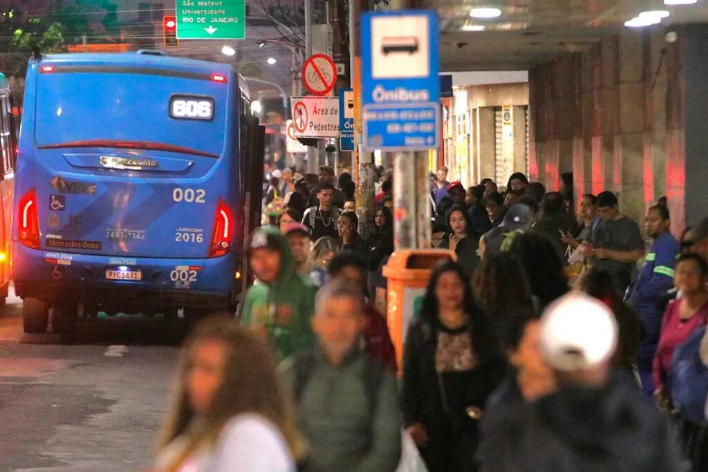 transporte onibus ponto de onibus