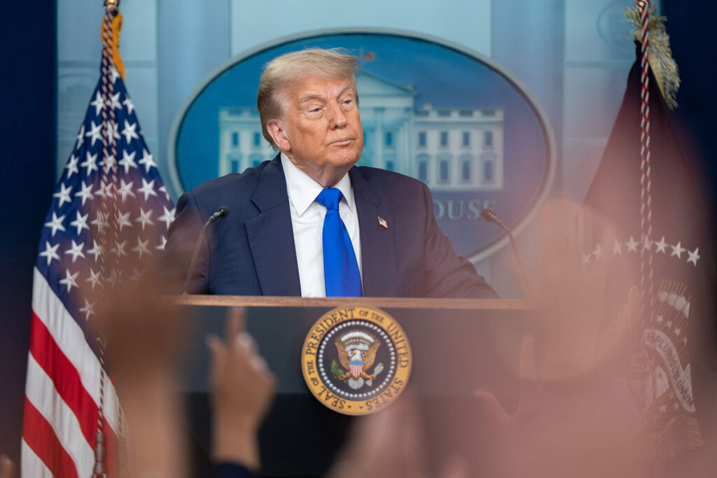 Suprema Corte dos EUA derruba tarifas globais de Trump por falta de autorização na lei 1 trump by abe mcnatt editada