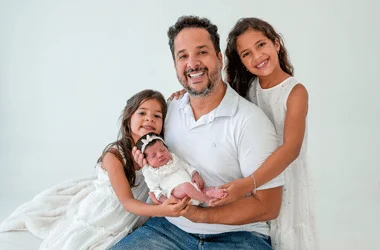 2 – Carlos Augusto Goncalves Tardin com Julia Gabriela e Cecilia