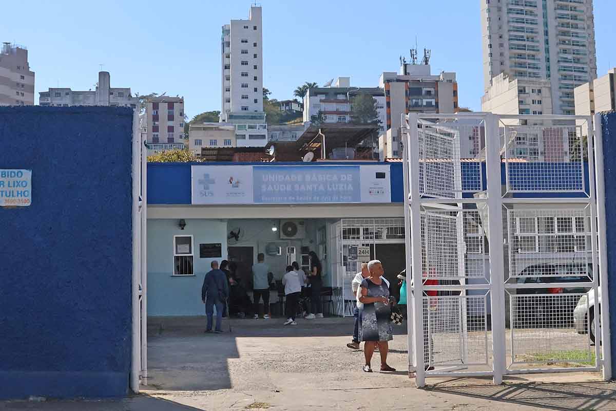 Usuários reclamam de longas filas e falta de funcionários em UBSs de Juiz de Fora