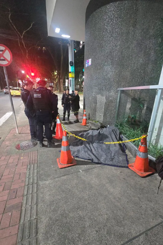Moradora de rua é encontrada sem vida no centro de Juiz de Fora