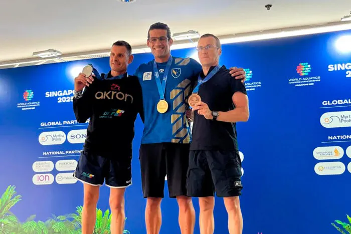 Atleta do Clube Bom Pastor é campeão mundial de natação em Singapura