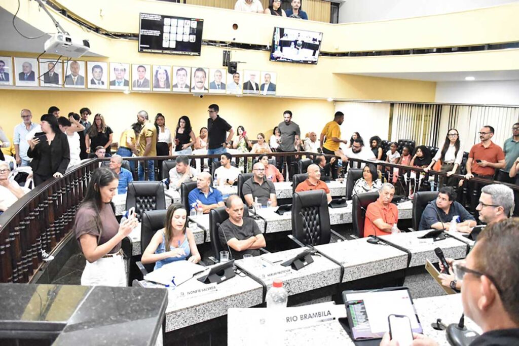 Agora é lei: eventos com mais de mil pessoas deverão ser comunicados previamente à Polícia Militar na região 1 Eventos com mais de mil pessoas em Muriaé deverão comunicar previamente à PMMG