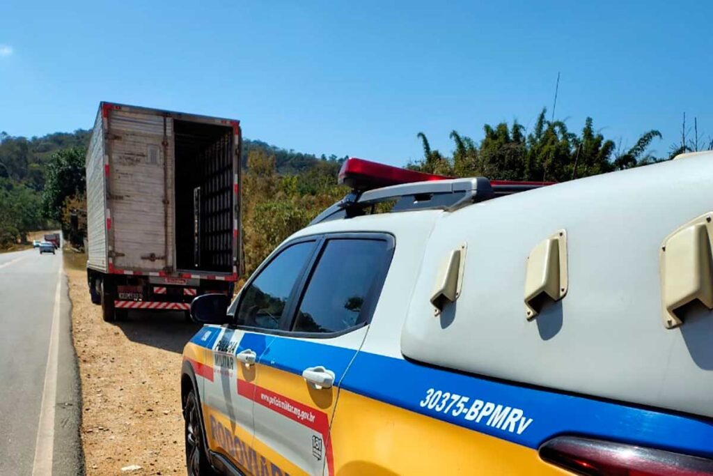 Caminhoneiro é preso com 17 vezes o volume de álcool no sangue permitido