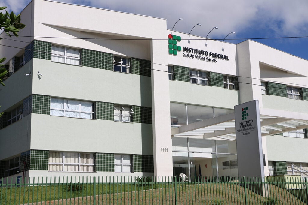 concurso professor instituto sul de minas