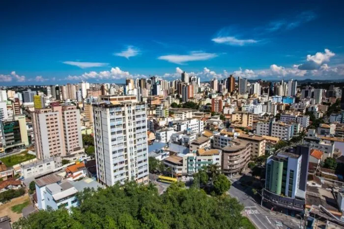 Prefeitura de Divinópolis abre vagas para área da saúde com salários de até R$ 7,8 mil