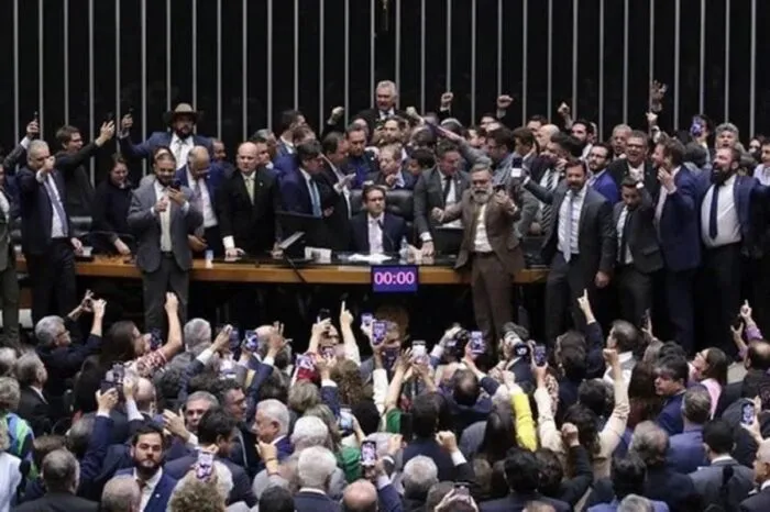 Conselho de Ética da Câmara vai julgar afastamento de deputados amotinados; veja os 21 membros 1 Conselho de Ética da Câmara vai julgar afastamento de deputados amotinados; veja os 21 membros