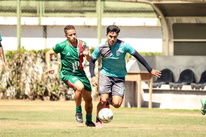 Tupi e Uberabinha empatam jogo-treino em 4 a 4 no Estádio Municipal 1 Tupi e Uberabinha empatam em 4 a 4 em amistoso no Estádio Municipal