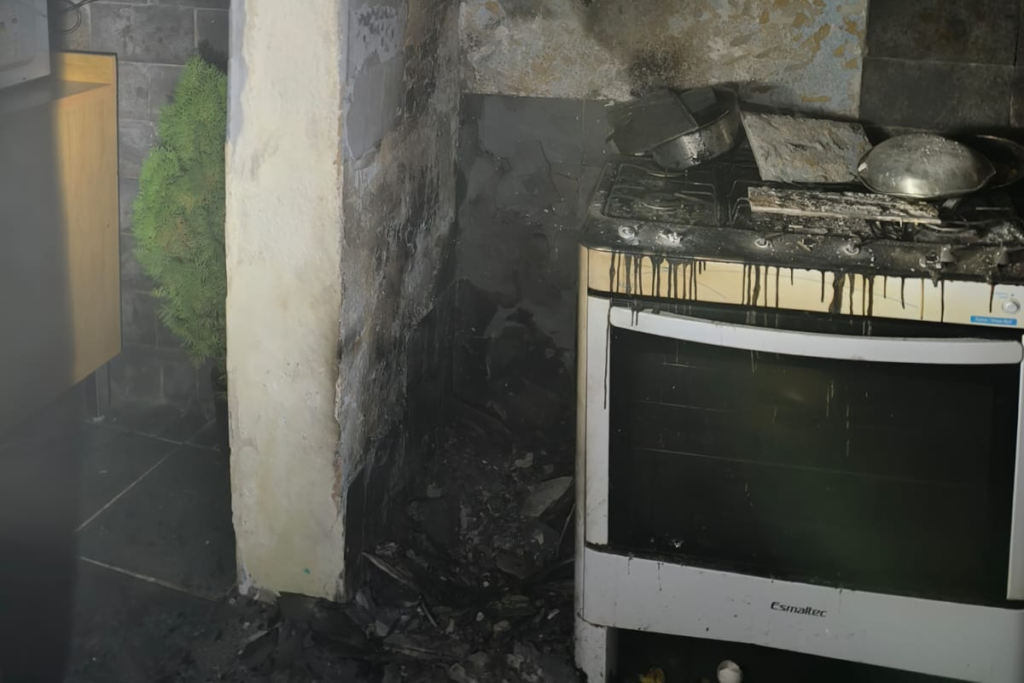 Incêndio em residência no Santa Rita mobiliza Corpo de Bombeiros