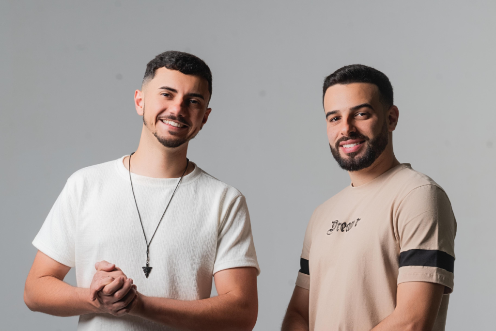 Felipe e Luan Divulgacao