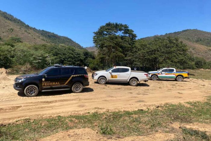 PF realiza operação contra extração ilegal de areia na divisa entre Minas e Rio
