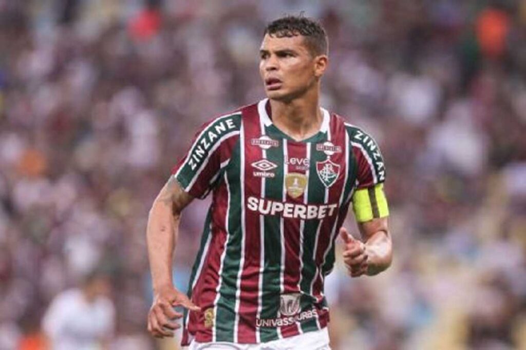 Thiago Silva se manifesta após decisão do Fluminense e publica despedida