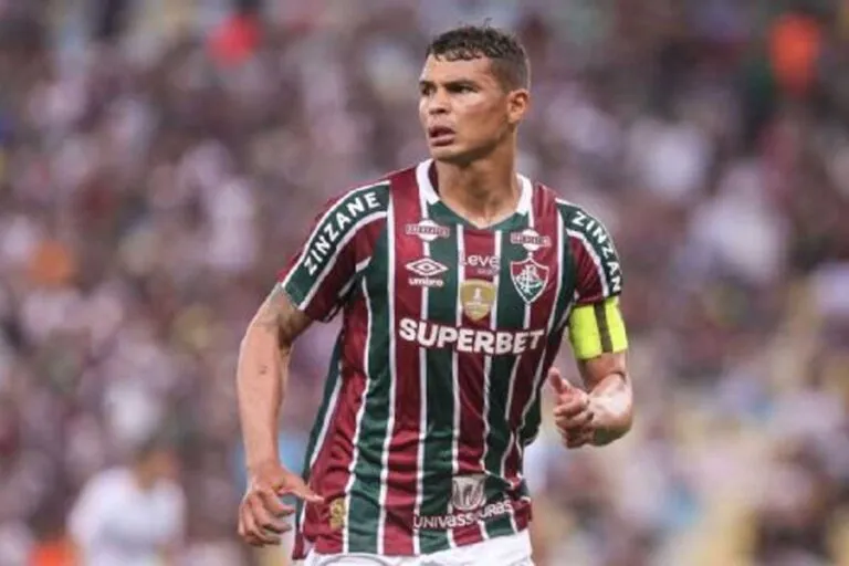 Thiago Silva se manifesta após decisão do Fluminense e publica despedida