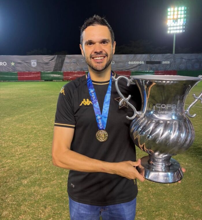 Técnico juiz-forano é campeão da Copa Rio com a Portuguesa 1 portuguesa