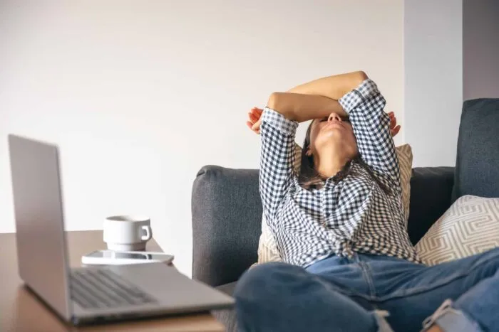 Burnout: TRT condena clínica de estética a pagar R$ 25 mil e estabilidade a ex-gerente 1 Burnout