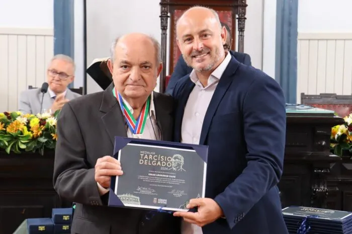 Morre César Lourenço, chaveiro da Galeria Pio X que tocava o apito do meio-dia e agitava o carnaval 2 Morre César Lourenço, chaveiro da Galeria Pio X que tocava o apito do meio-dia e agitava o carnaval