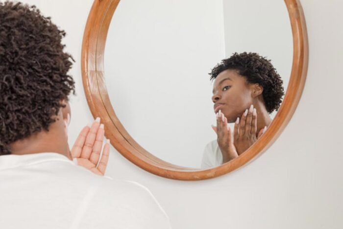 Ciclo menstrual irregular aumenta risco de problemas de pele, aponta estudo 1 ciclo menstrual