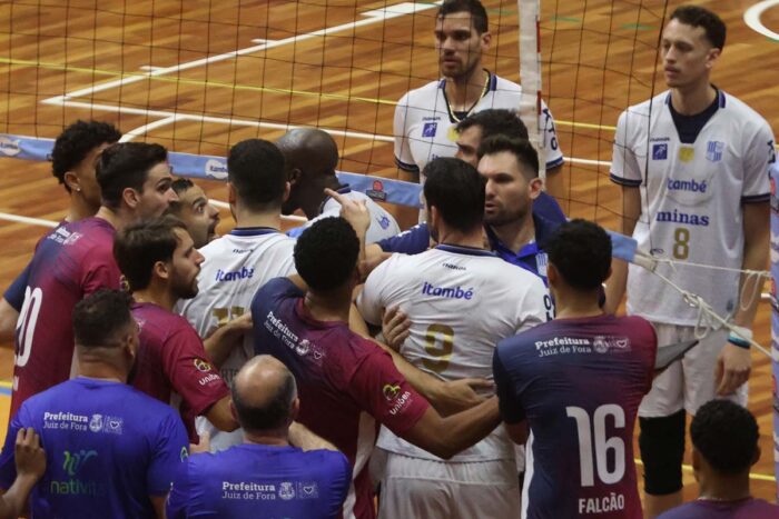 "Deixou a partida feia": técnico do JF Vôlei critica arbitragem 1 jf volei. leonardo costa