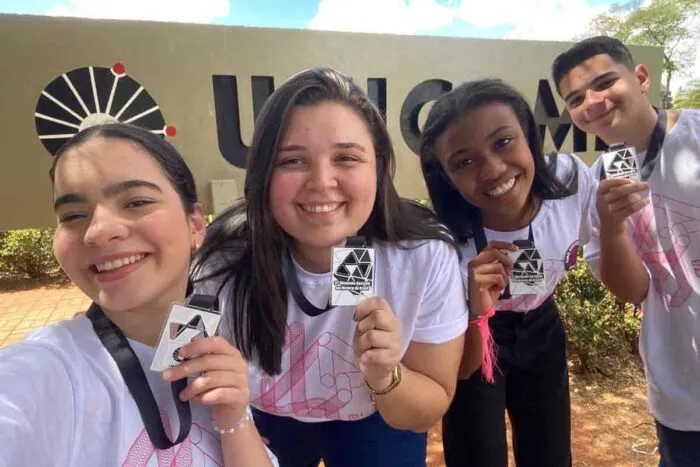 Alunos de escola pública do interior de Minas conquistam medalha de cristal na Olimpíada Nacional de História do Brasil 3 olimpiada histotia arquivo pessoal